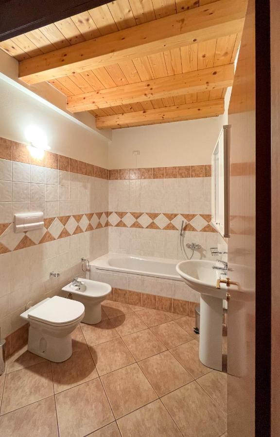 Casa Vacanze Al Lago P2 Monasterolo del Castello Extérieur photo
